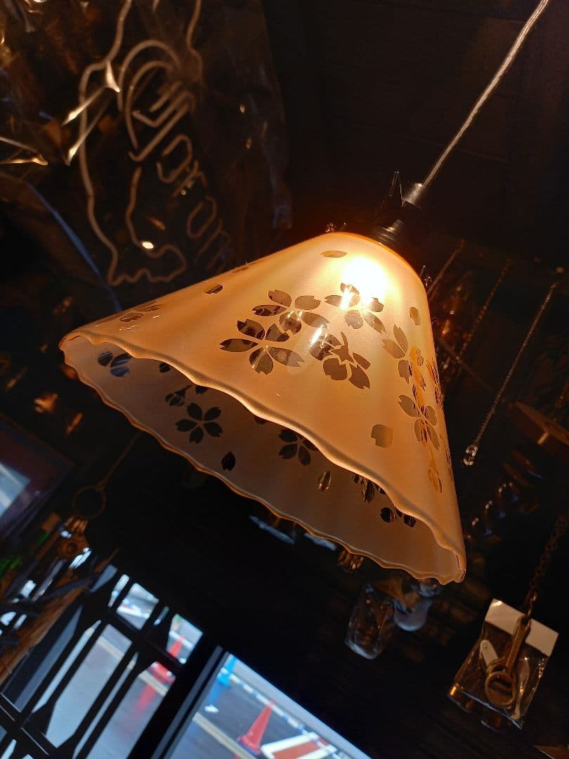 和　モダン　桜　サクラ　和柄　磨り硝子　ブラウン　フリル　シェード　ランプ