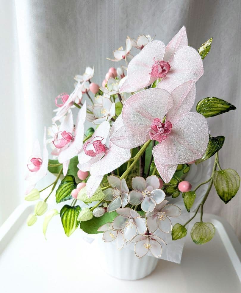 胡蝶蘭と桜　　　　アメリカンフラワー　（ディップフラワー）