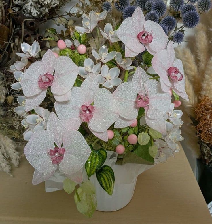 胡蝶蘭と桜　　　　アメリカンフラワー　（ディップフラワー）