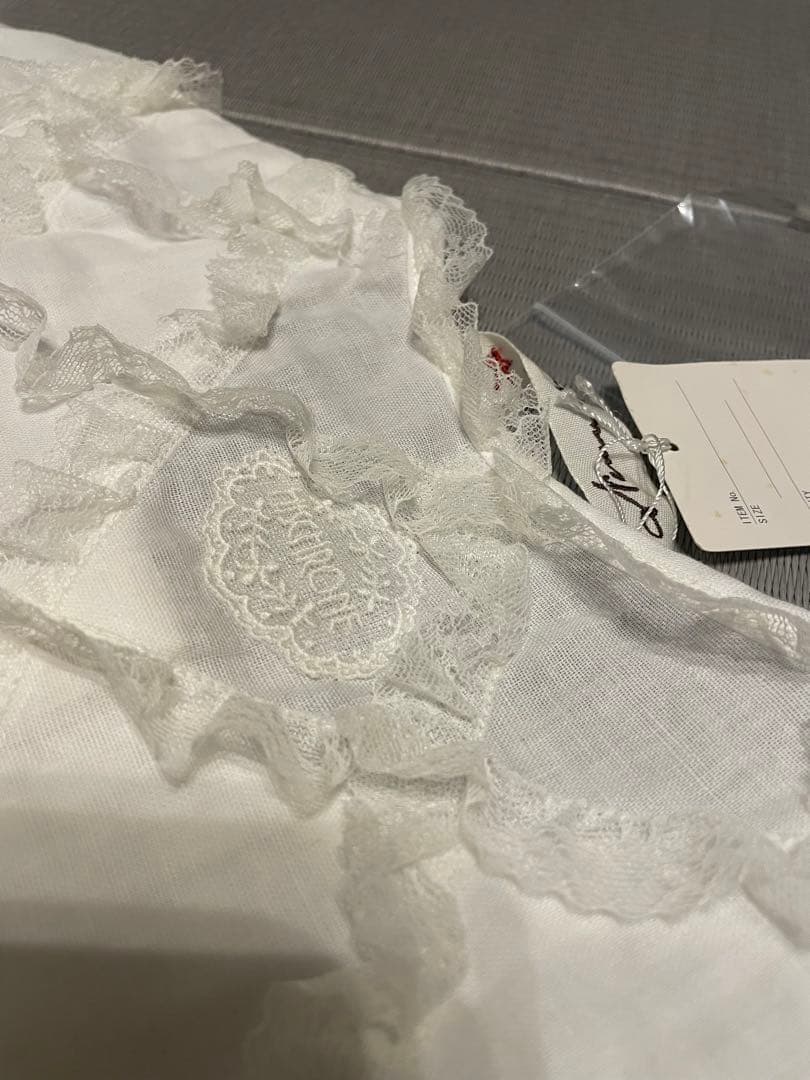 さえら　ヒスクローネ　ナイトウエア　新品未使用