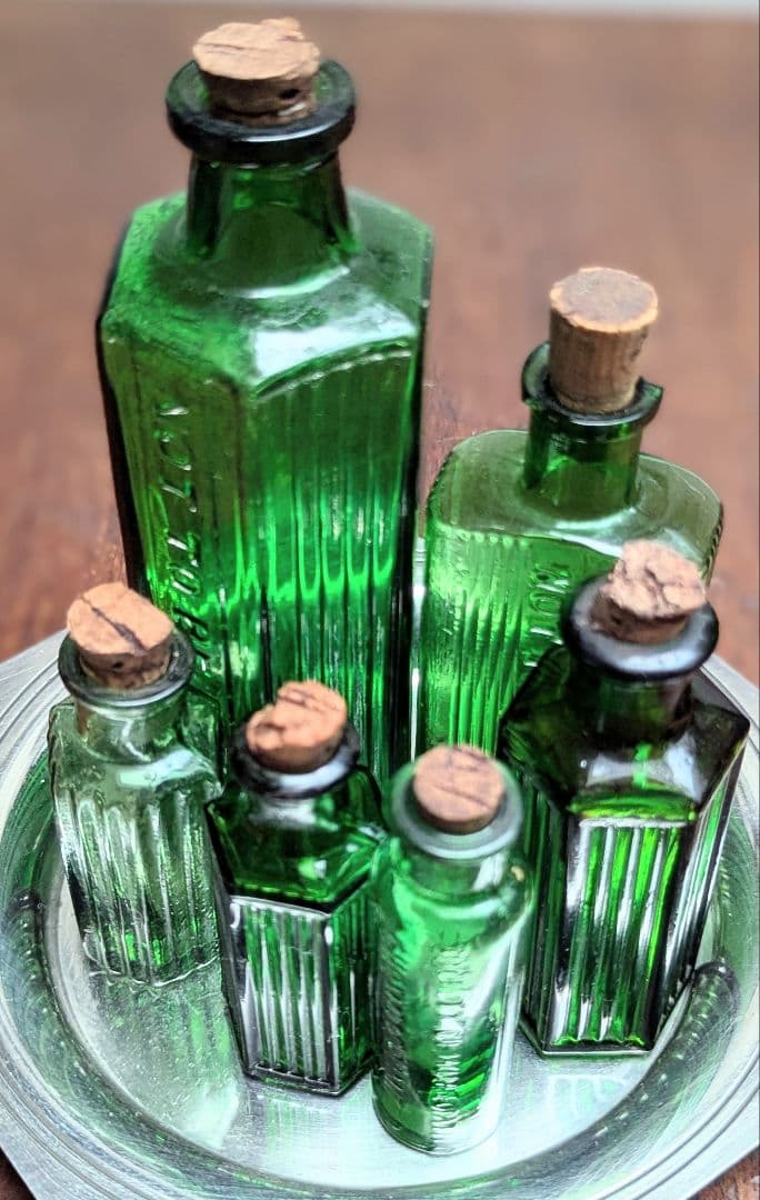 イギリスアンティーク 六角薬瓶 2本セットグリーン メディスンボトル 時代差あり