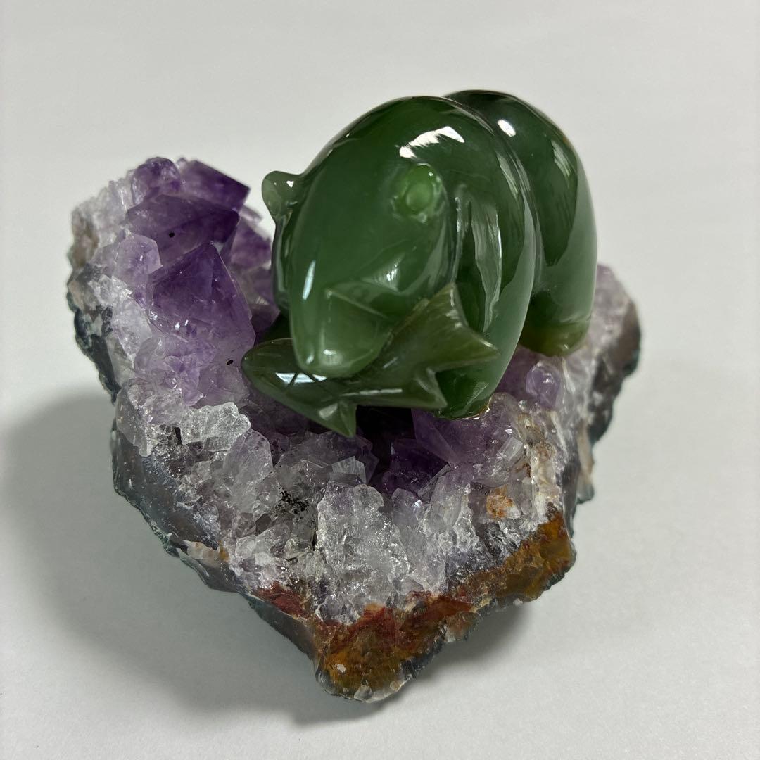 翡翠 クマの置物 アメジスト台座付き