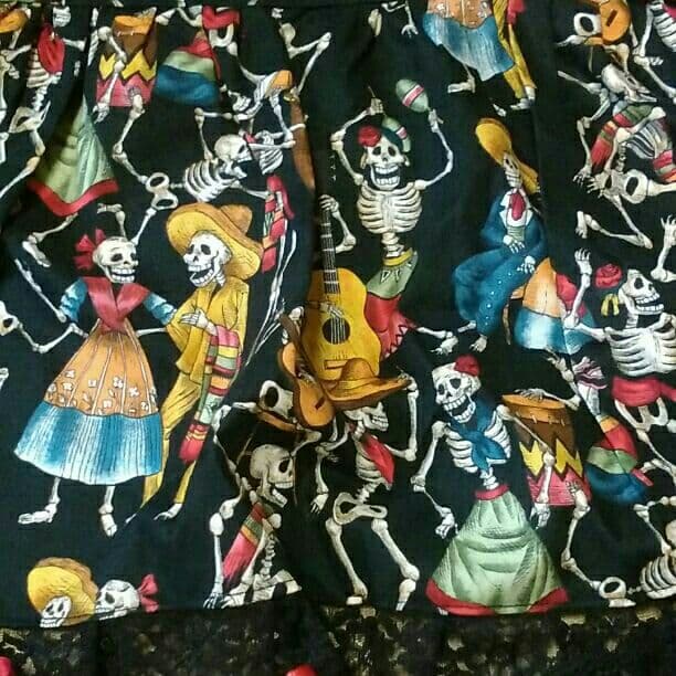 セット ドクロ　髑髏　エプロン　アームウォーマー　カチューシャ　ハロウィン　仮装