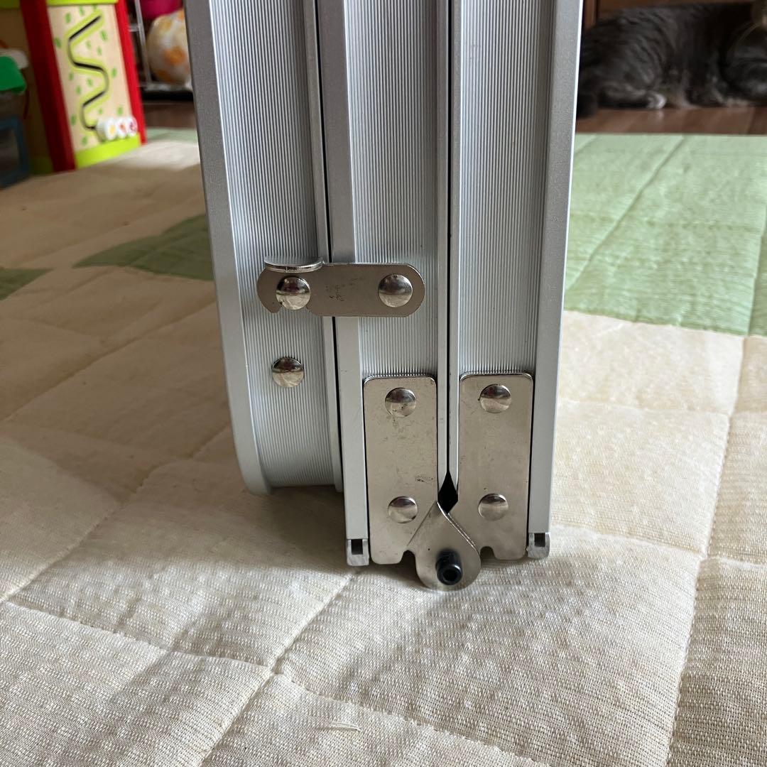 Coleman フォールディングテーブル　3折テーブル　170-5769