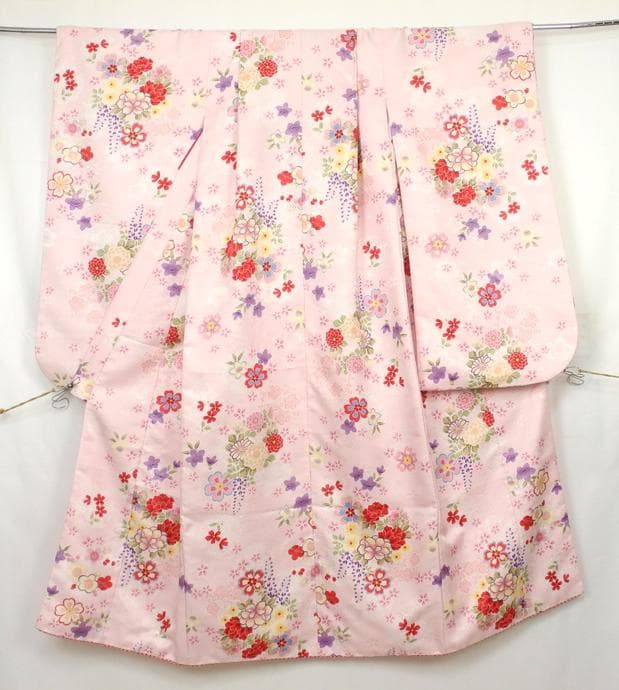 七五三やお祝い着 四つ身 ７歳 女の子 振袖 着物 薄桃色系4519【中古】