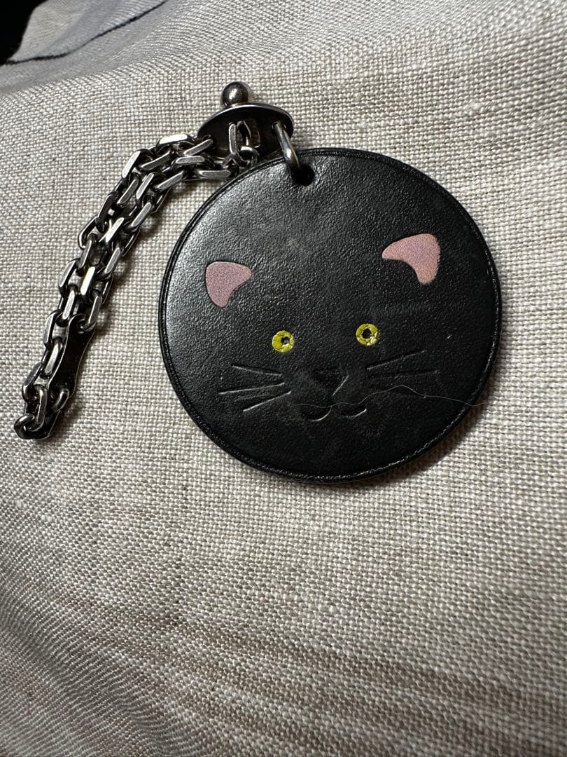 HERMES エルメス　レザー猫顔キーホルダー