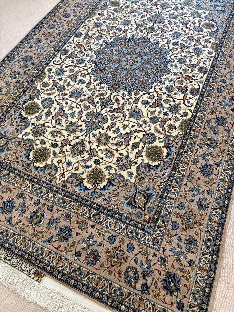 ペルシア絨毯イスファハン産（コルダザード工房）サイズ約232x148cm