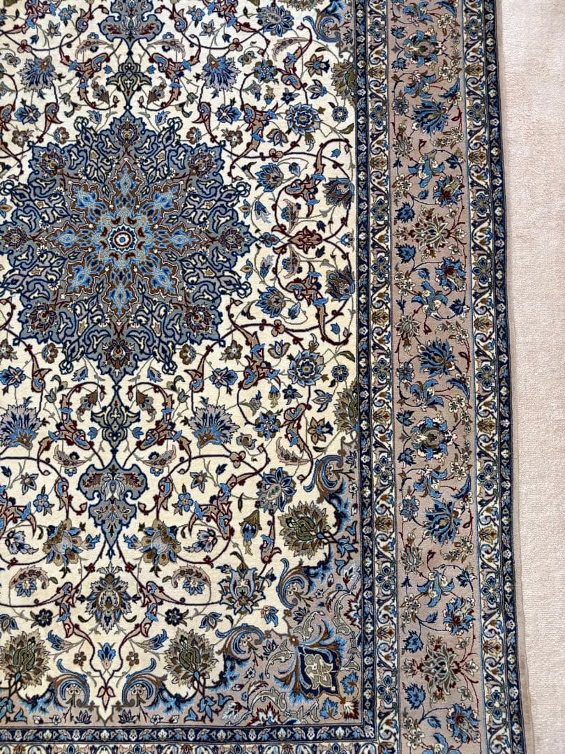 ペルシア絨毯イスファハン産（コルダザード工房）サイズ約232x148cm