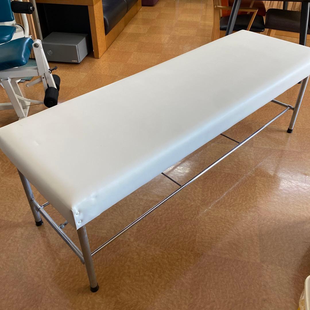 マッサージ台