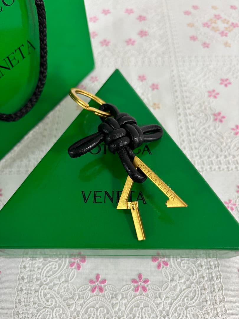 男女兼用 Bottega Veneta ブラック レザー キーホルダー