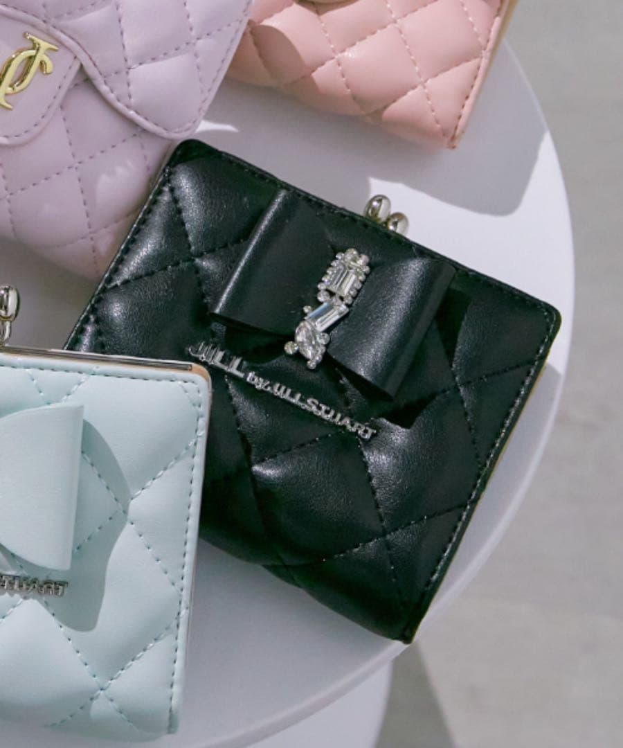 【美品】ジルバイジルスチュアート　RIBBONキルトウォレット　ブラック