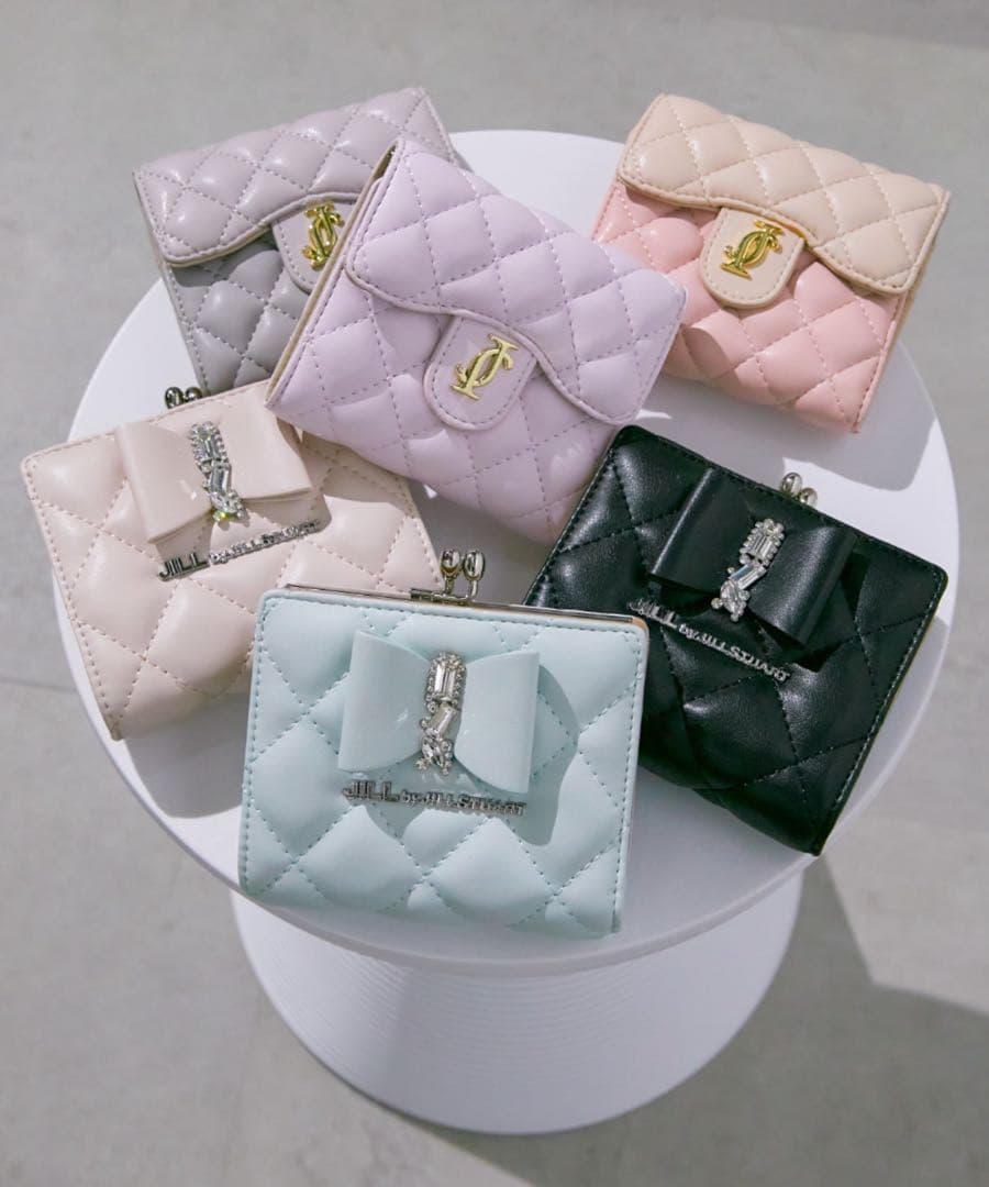 【美品】ジルバイジルスチュアート　RIBBONキルトウォレット　ブラック