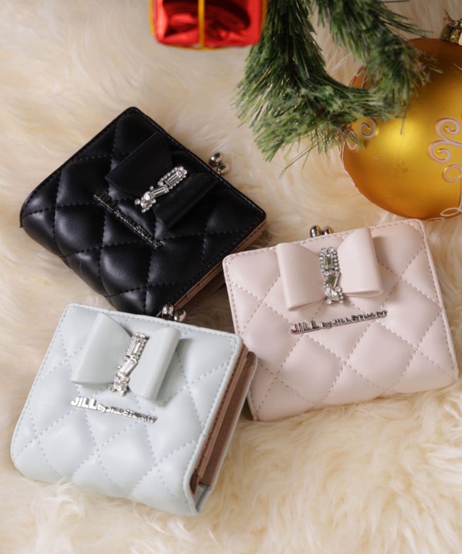 【美品】ジルバイジルスチュアート　RIBBONキルトウォレット　ブラック