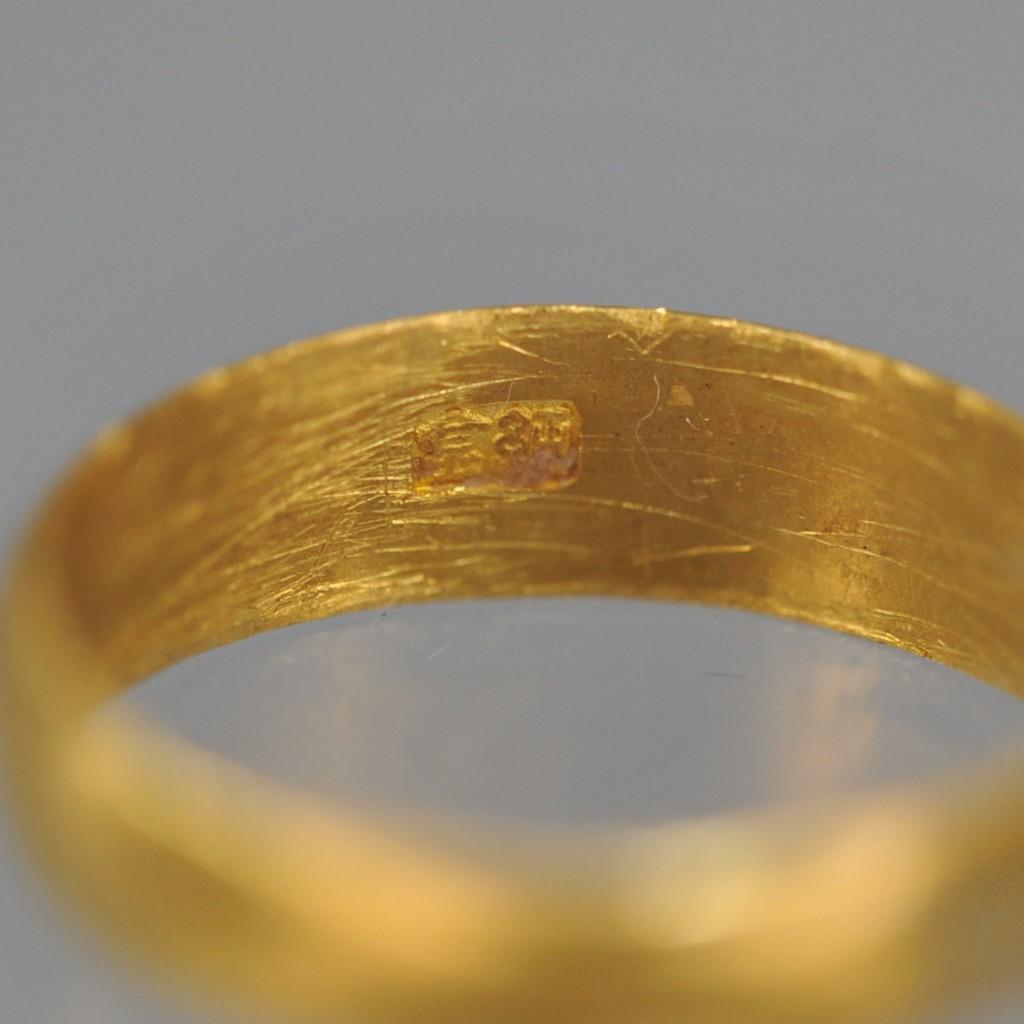 純金リング　甲丸型　４．２ｇ　１５号サイズ