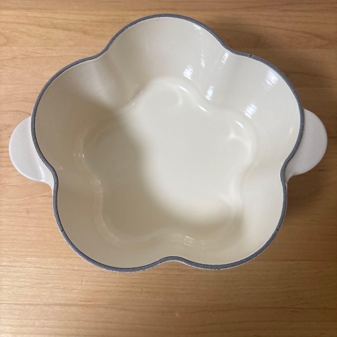 ル・クルーゼ　ココット　フルール　20 ブリオッシュ　シルバーつまみ