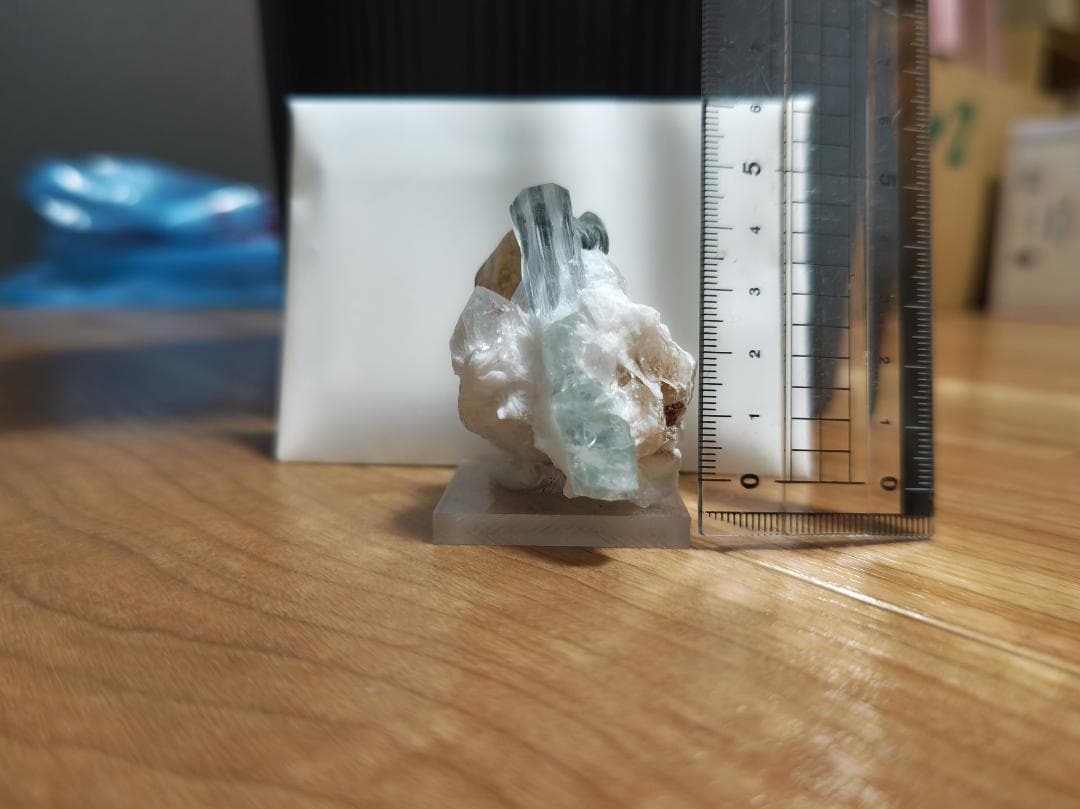 鉱物標本　雲母・アクアマリン・ゴシェナイトの結晶