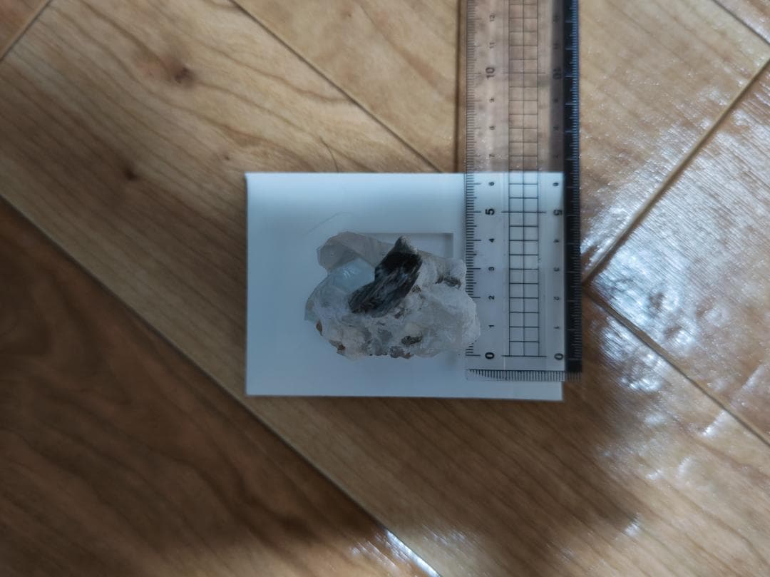 鉱物標本　雲母・アクアマリン・ゴシェナイトの結晶