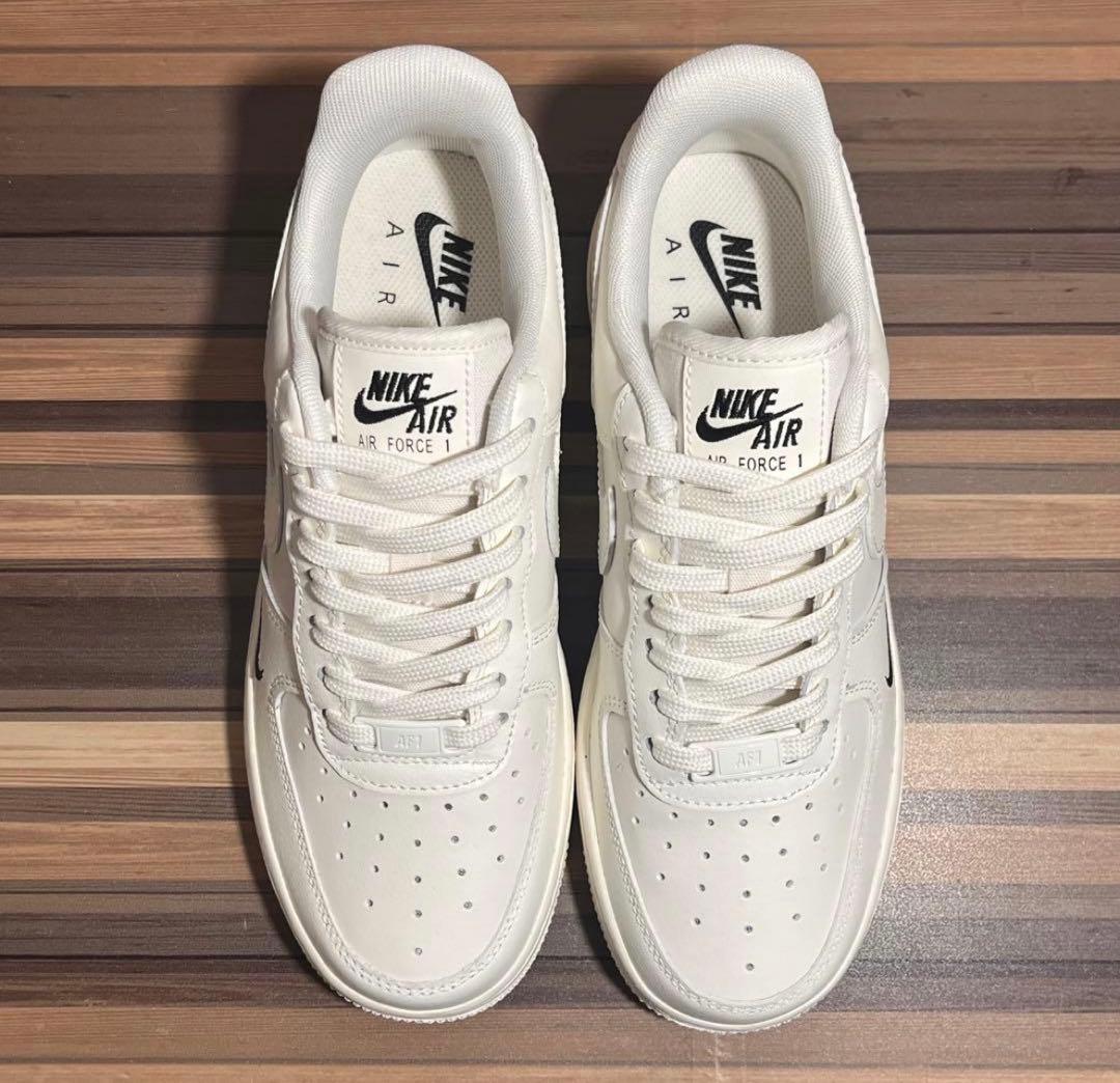 新品・ナイキ エア フォース 1 07 エッセンシャル ホワイト 23.5cm