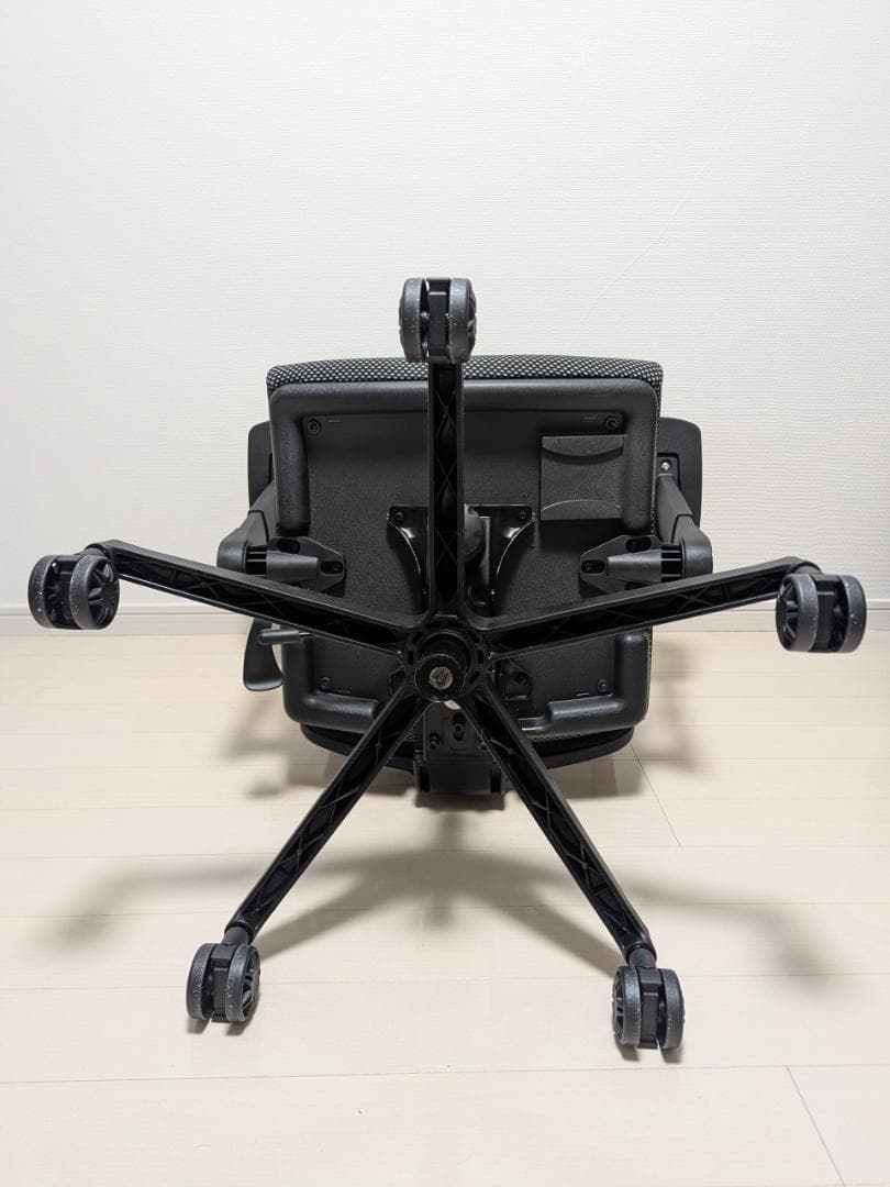 ブラックメッシュデスクチェア　KOIZIMI JG4-301 BK