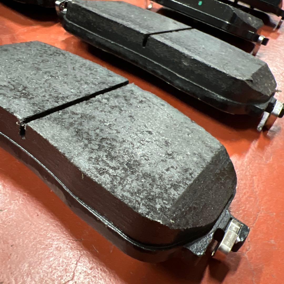 Mercedes-Benz GLB200d 純正ブレーキパッド 2021新車外し