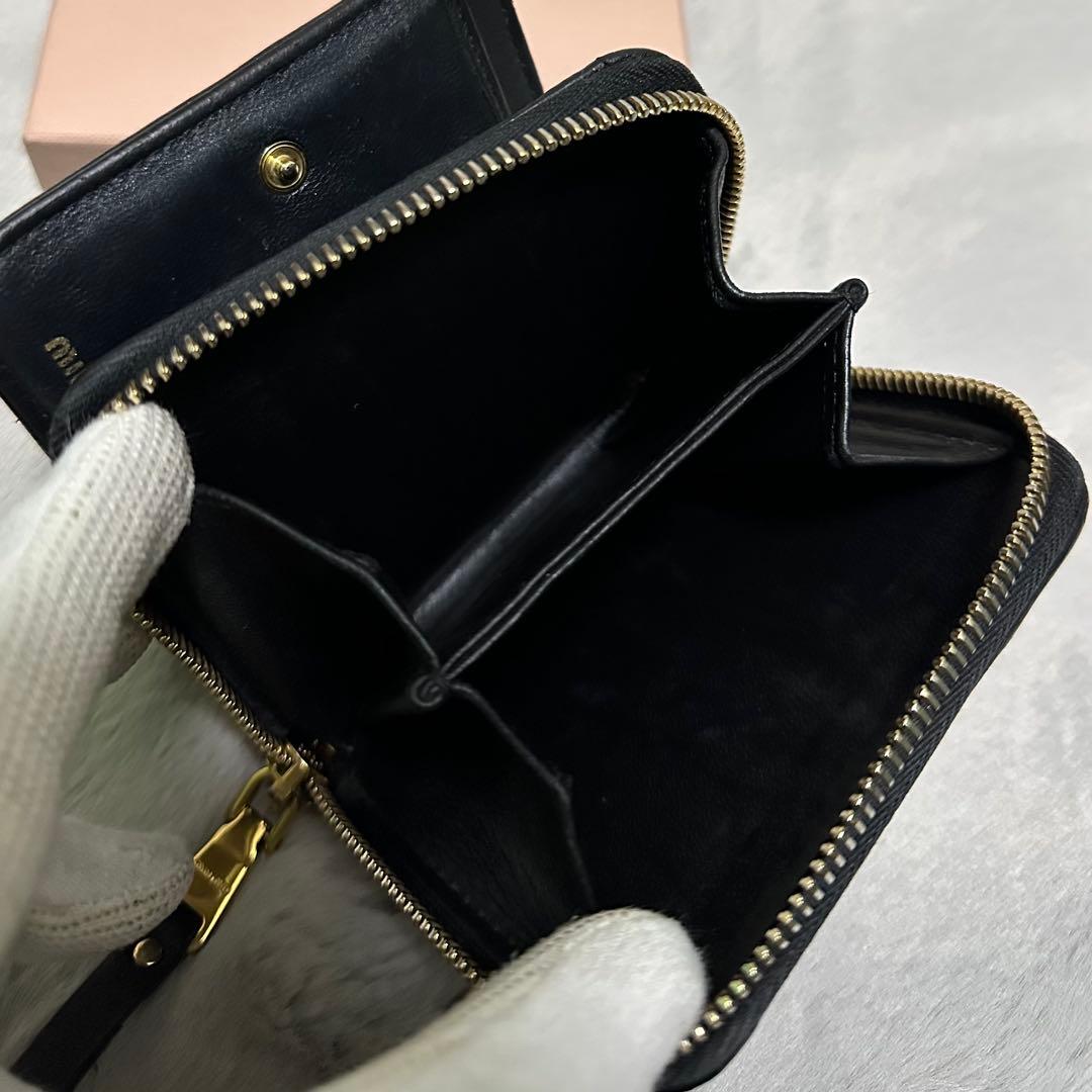 MIU MIUミュウミュウ 折り財布　マテラッセ　ラウンドファスナー