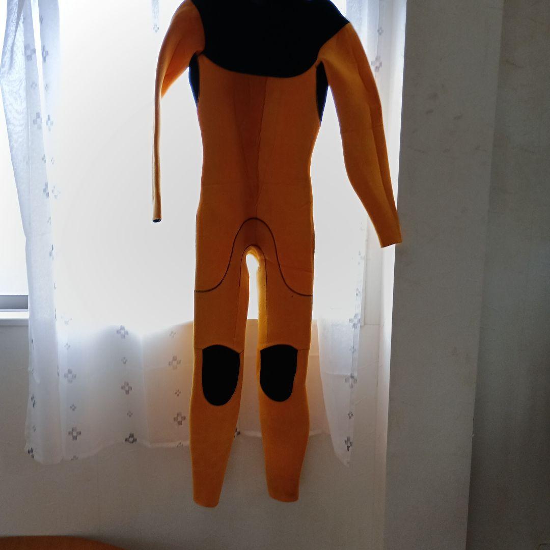 ウェットスーツ、セミドライ 地模様カモ柄、5㎜3㎜ M