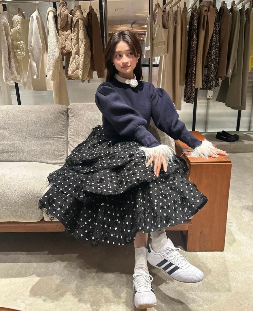 【新品未使用】Bibiy. パフスリーブファーニット ネイビー