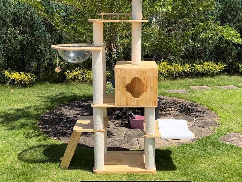 高級 キャットタワー 木製 多頭飼い 据え置き型 大型 爪とぎ 宇宙船　猫家族