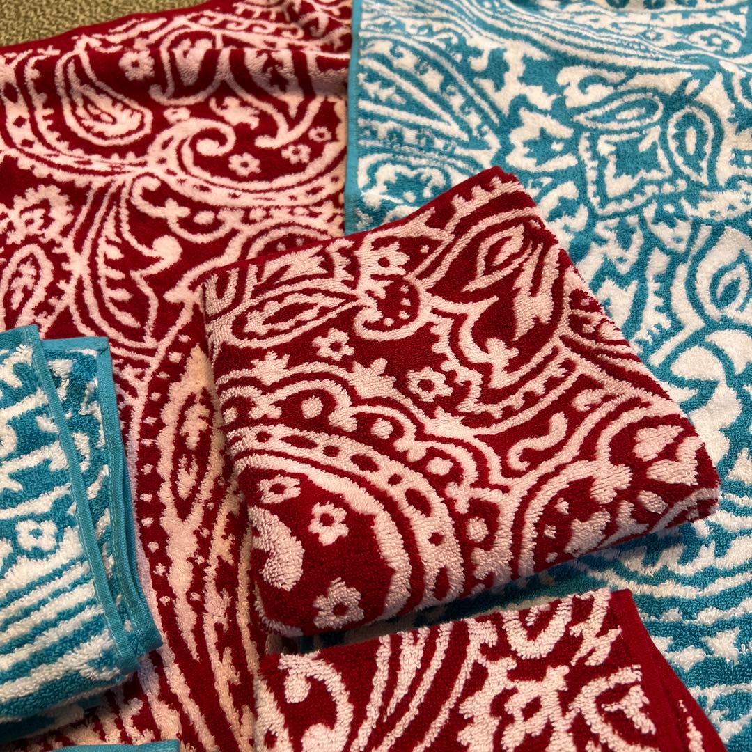 ペイズリー柄 タオルセット バス用 赤と青　ハワイで購入