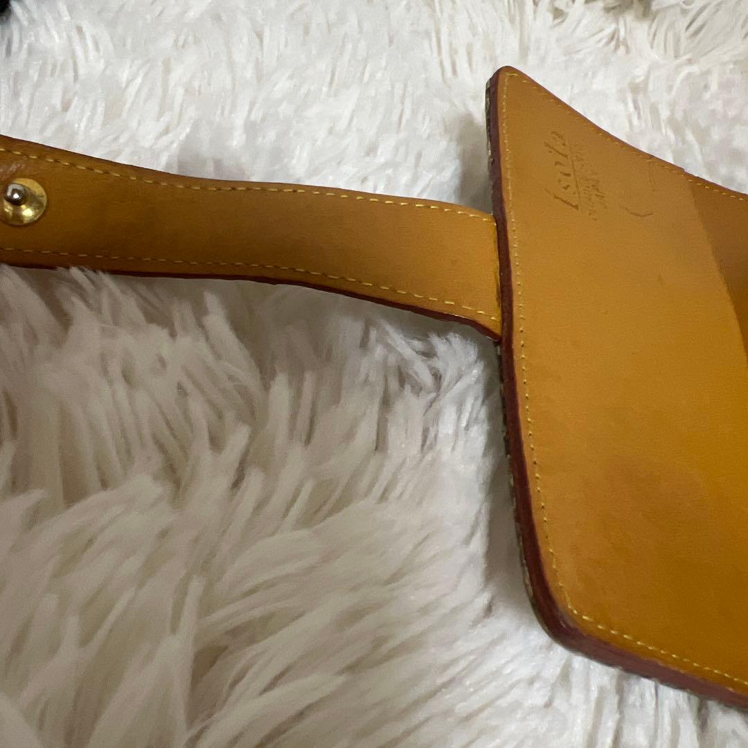 isolaパイソン財布　本革　ジャバラ　コロコロ財布　アイソラ