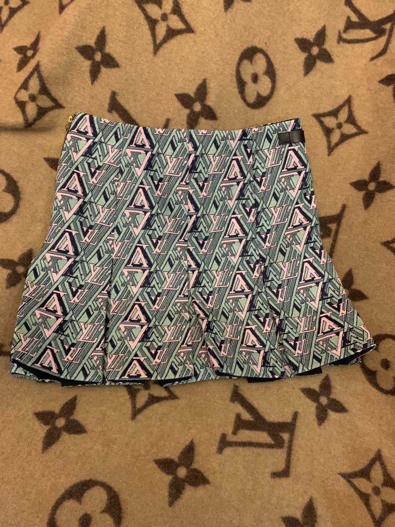 LOUIS VUITTON ルイヴィトン　スカート