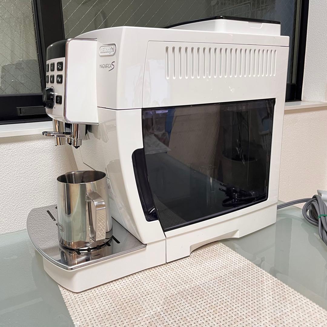 【美品・送料無料】デロンギ マグニフィカS ECAM23120WN
