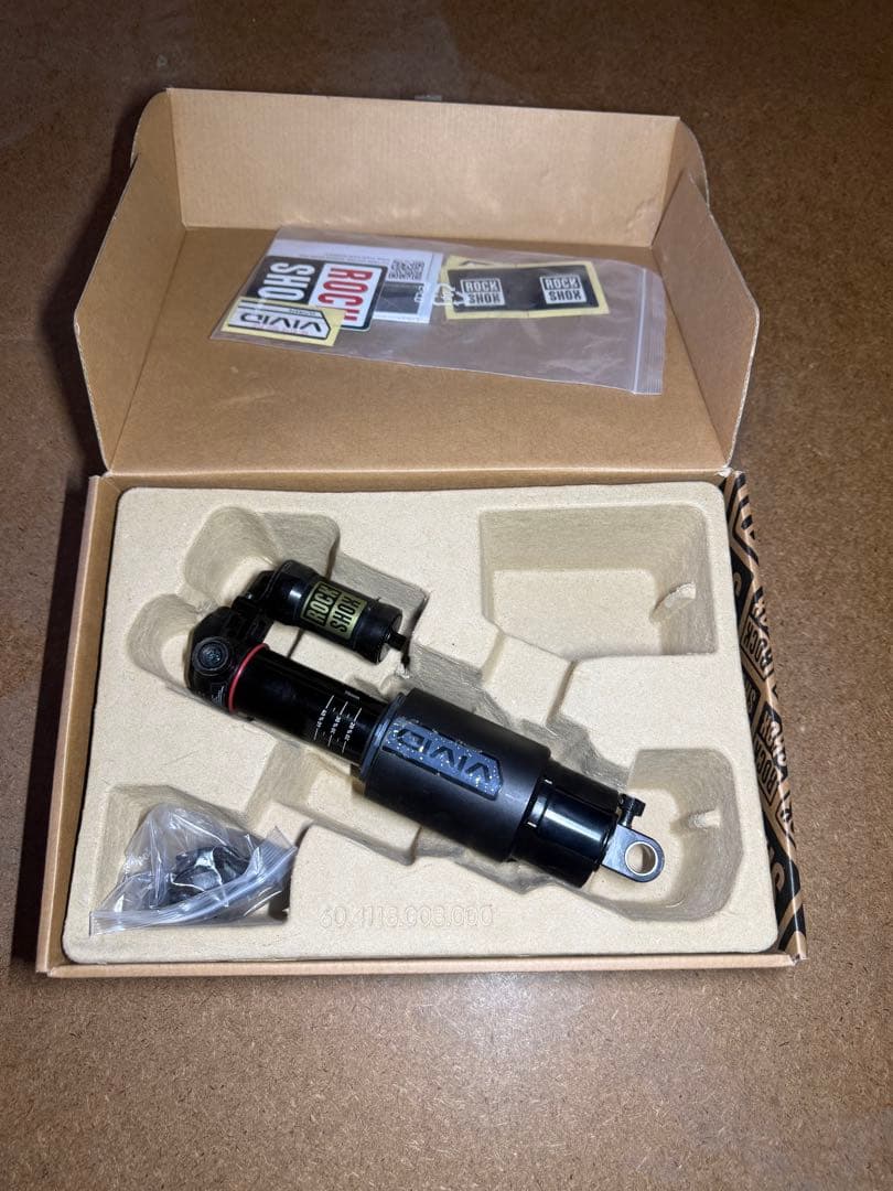 パーツ Rockshox vivid select 225x75