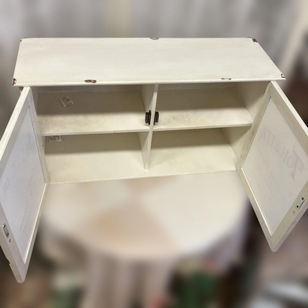 お買得コベントガーデン フレンチミルキーガラス扉の木製アンティークなキャビネット