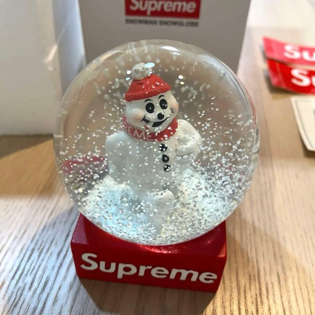 置物 Supreme MAN GLOBE