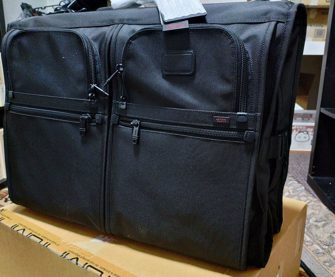 TUMI ガーメントバッグ ブラック ハンガーとシューズケースお付けします。