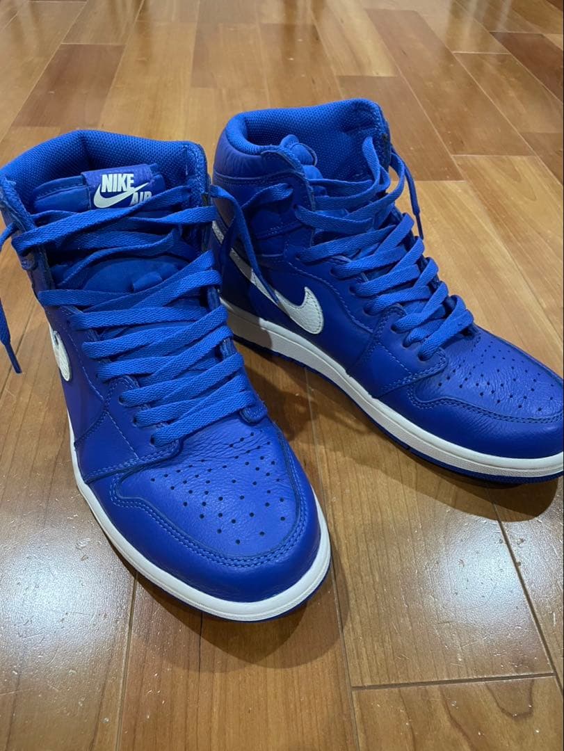 Nike Air Jordan 1 ハイパーロイヤル