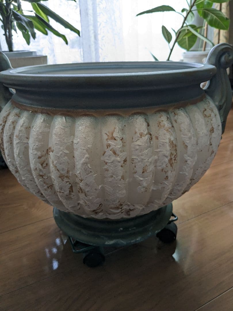 イタリア製　大型　鉢カバー