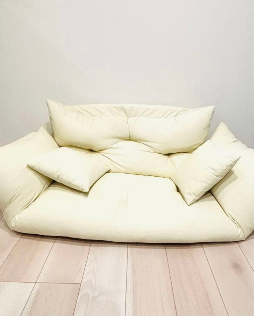 クリーム色 ソファ 2個クッション付き