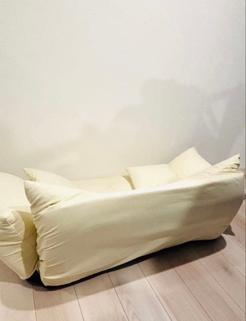 クリーム色 ソファ 2個クッション付き