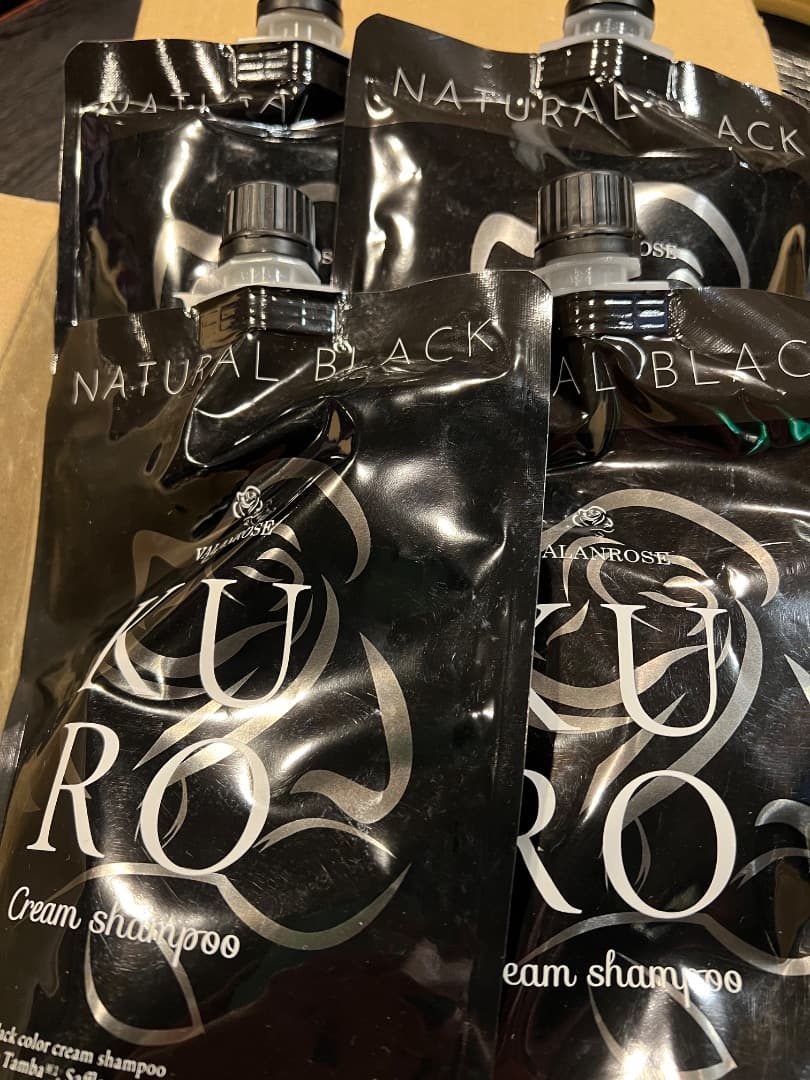 KURO ナチュラルブラック クリームシャンプー 400ml