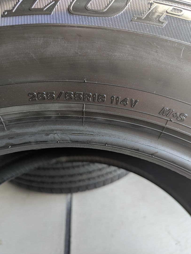 ランドクルーザー250 純正タイヤ　DUNLOP 265/65R18 新車外し