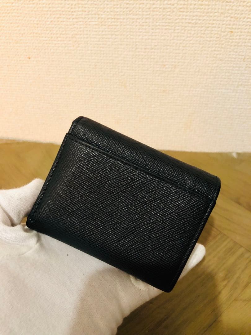 PRADA ブラック 三つ折り財布　ICチップ(RFID)搭載