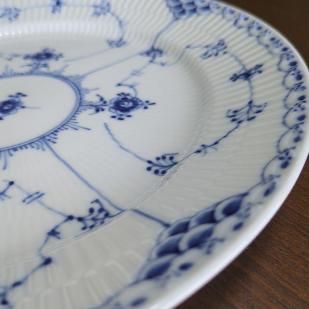 専用　ロイヤルコペンハーゲン　青い花模様の陶磁器皿 27.5cm