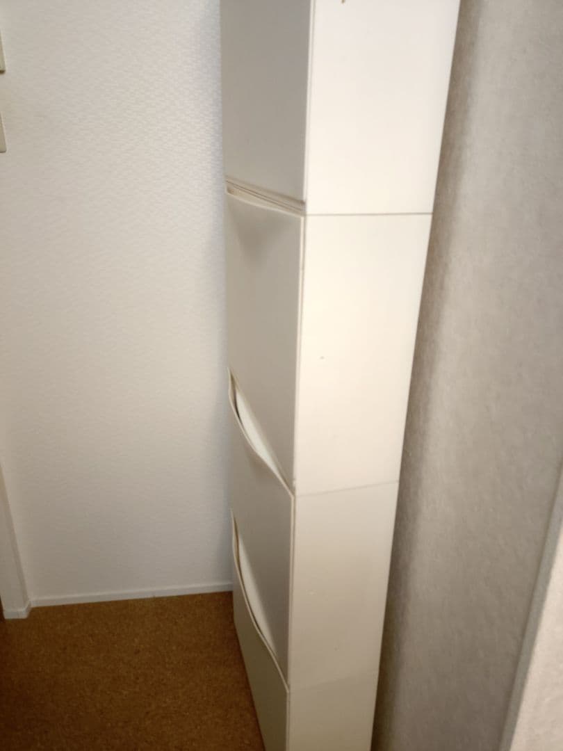 IKEA　TRONES