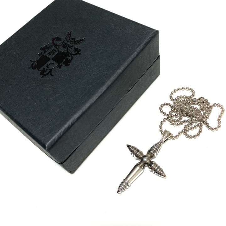 STANLEY GUESS☆スモールクロスペンダント☆新品未使用☆