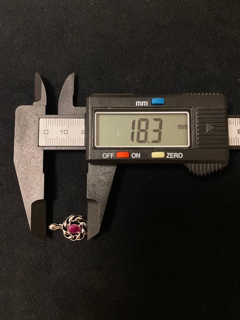 ルビー ペンダントトップ 18K