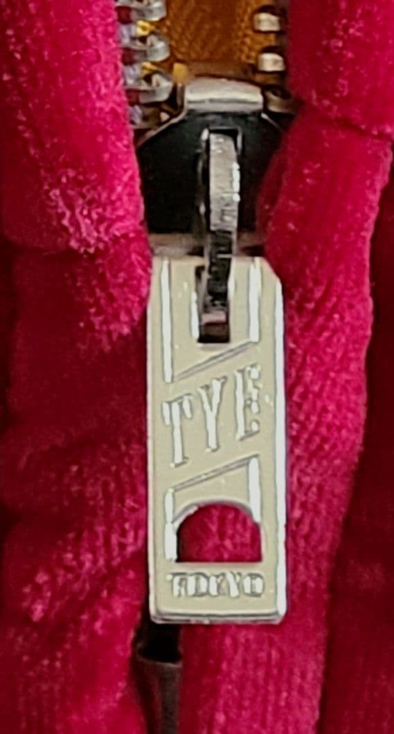 港商　ブルドックスカジャン