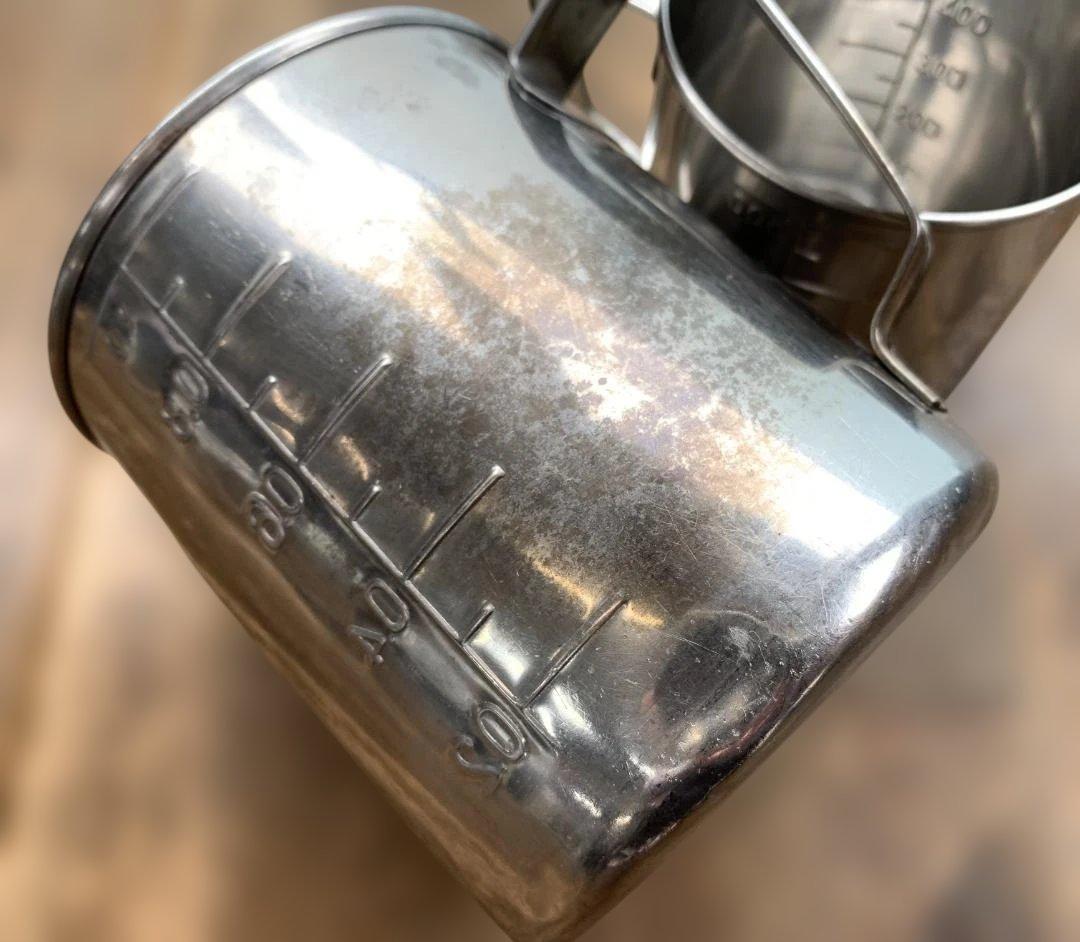 ステンレス製 キッチンポット1個＋軽量カップ 2ℓ×3・1ℓ×1・500ml×2