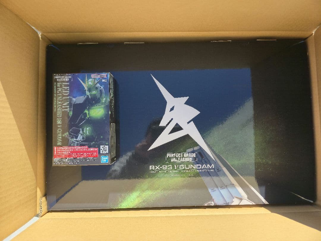 【新品未開封】PG UNLEASHED 1/60 νガンダム　ledユニット付き